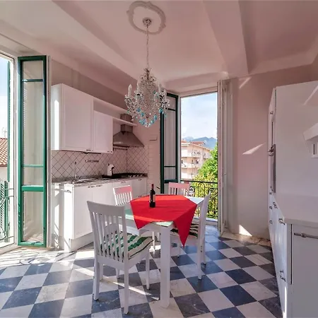 - Poetic Seafront Penthouse Versilia - Vakantiehuis Massa (Tuscany)